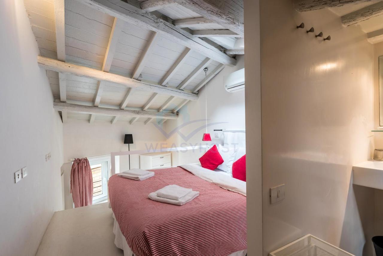 Cozy Entire Apt Close To Piazza Trilussa Рим Екстериор снимка